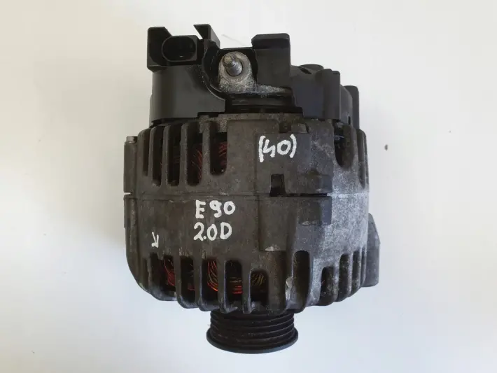 BMW E87 E90 E91 2.0 D ALTERNATOR valeo 7802471 AL03