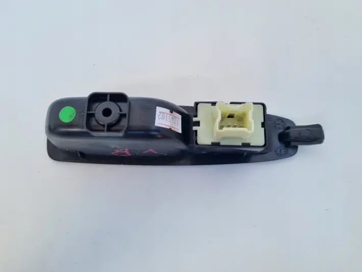 Renault Captur I Clio IV PRZEŁĄCZNIK SZYB panel włącznik 82950721R