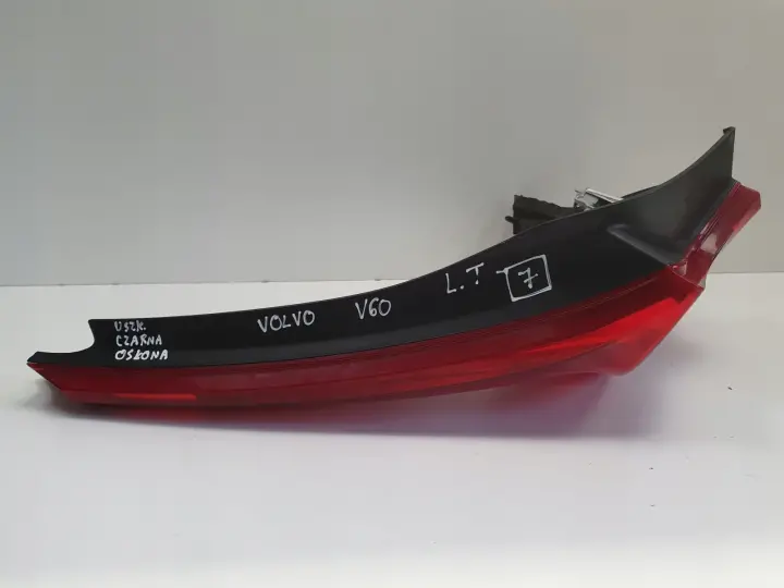 VOLVO V60 10-18r TYLNIA LAMPA LEWA LEWY TYŁ 31214963
