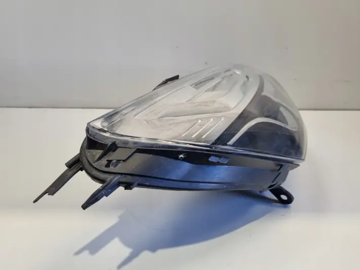 Renault Clio IV 16-20r LIFT PRZEDNIA LAMPA PRAWA PRAWY PRZÓD 260100653R