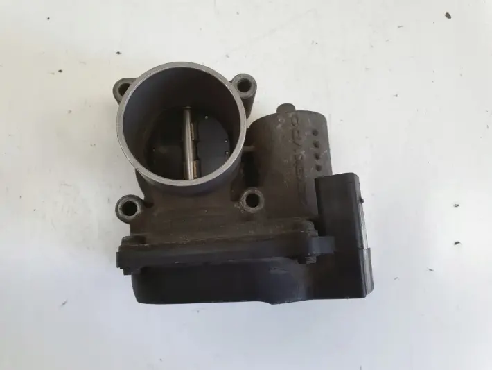 VW Fox 1.4 8V PRZEPUSTNICA 03C133062B