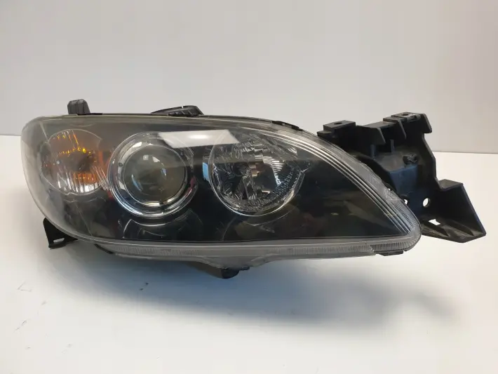Mazda 3 LIFT 06- PRZEDNIA LAMPA PRAWA prawy przód