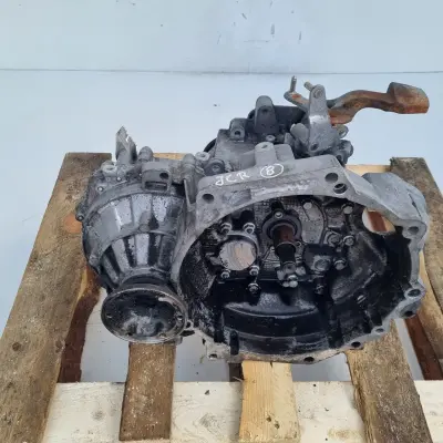 VW Passat B6 1.9 TDI SKRZYNIA BIEGÓW manualna JCR manual