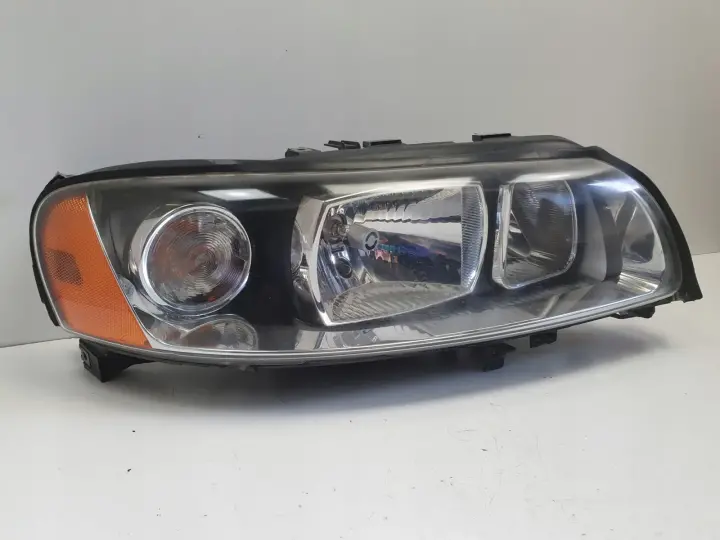 Volvo S60 I V70 II LIFT PRZEDNIA LAMPA PRAWA prawy przód EUROPA 30698826