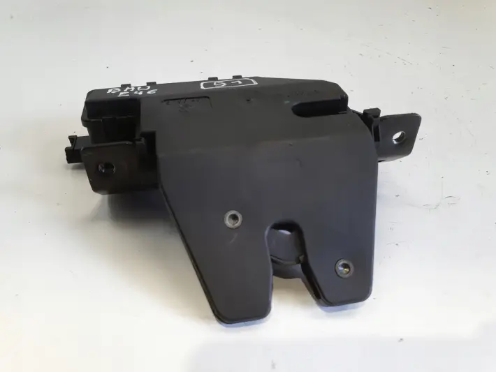 BMW E46 E90 E91 ZAMEK KLAPY BAGAŻNIKA 8196401