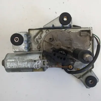 Mitsubishi Carisma SILNICZEK TYLNEJ WYCIERACZKI 0390206517