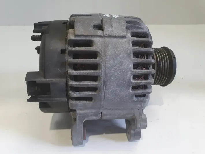 VW Golf V 1.9 TDI ALTERNATOR valeo 06F903023C 140A