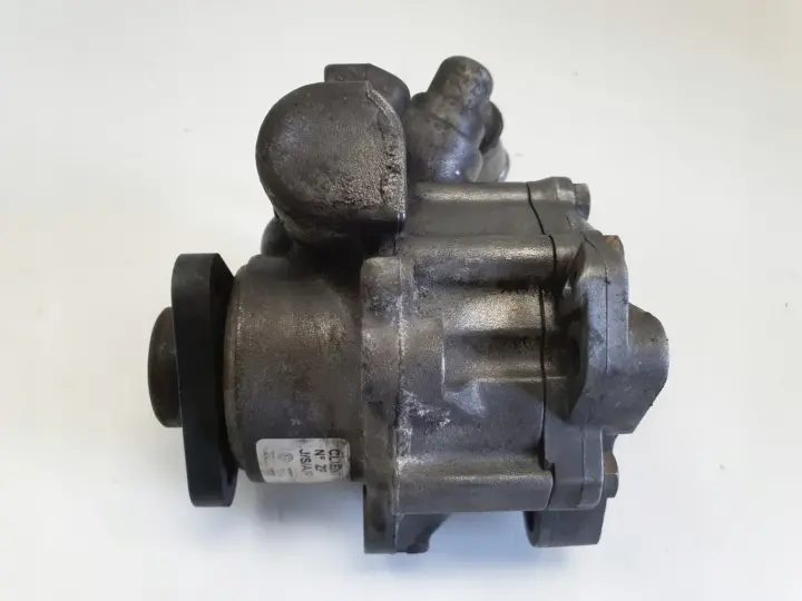 VW Passat B5 1.9 TDI POMPA WSPOMAGANIA 8D0145155Q