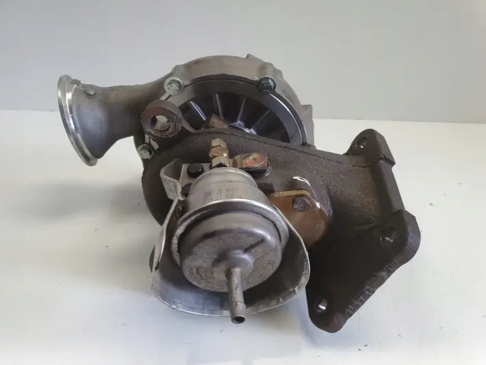 Volvo V60 S60 II XC60 2.4 D D4 TURBOSPRĘŻARKA turbo 36010145