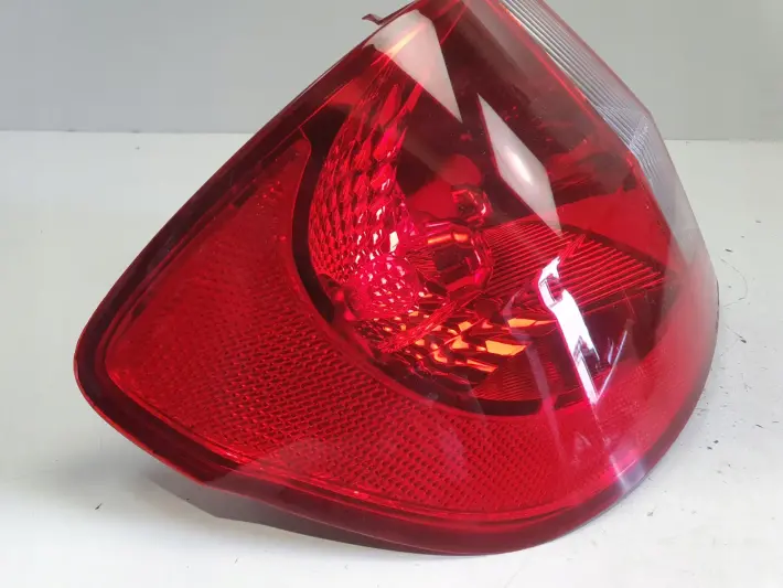 Hyundai Getz Lift 3 drzwi TYLNA LAMPA LEWA lewy tył kierowcy