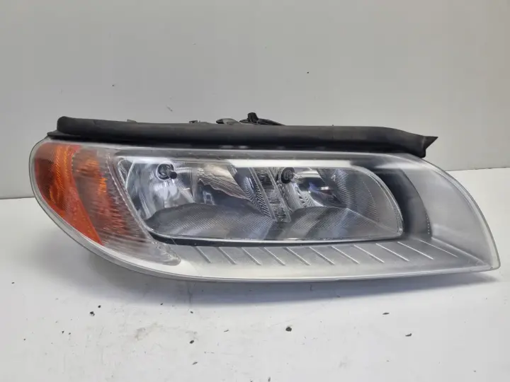 Volvo S80 II V70 III 07-13 PRZEDNIA LAMPA PRAWA prawy przód EUROPA 31214352