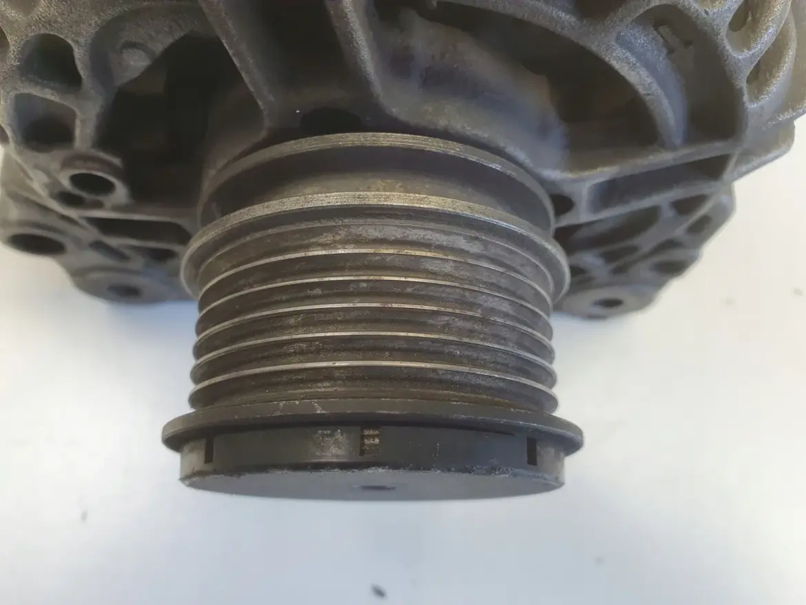 Audi A3 8L Golf IV 1.9 TDI ALTERNATOR bosch