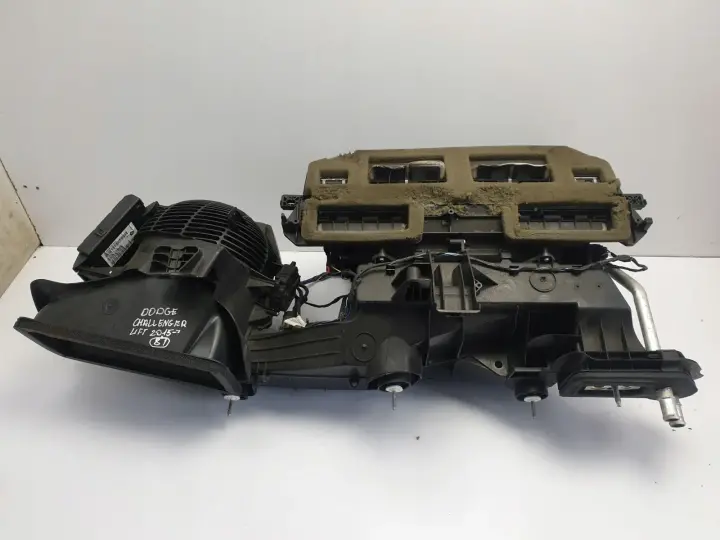 Dodge Challenger 15- NAGRZEWNICA Dmuchawa rezystor