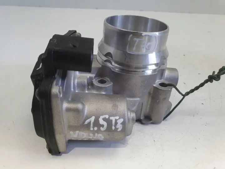 Volvo XC40 1.5 T3 PRZEPUSTNICA 31465702AA