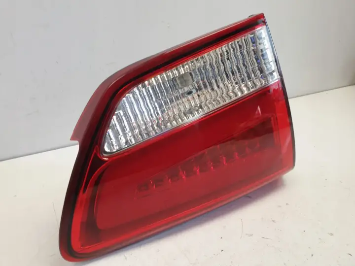 Kia Carens IV TYLNA LAMPA LEWA tył W KLAPE LED