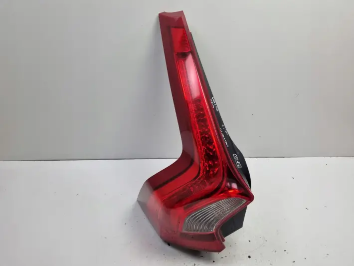 Volvo V60 10-13r TYLNIA TYLNA LAMPA LEWA lewy tył 31214963