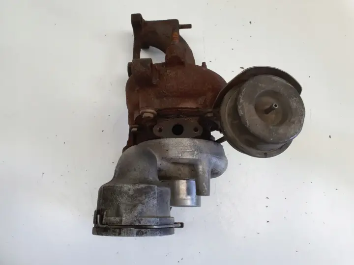 VW Golf V 1.9 TDI TURBOSPRĘŻARKA turbo 038253014B