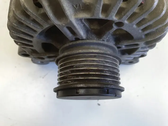 VW Touran 1.9 TDI ALTERNATOR valeo 06F903023C 140A