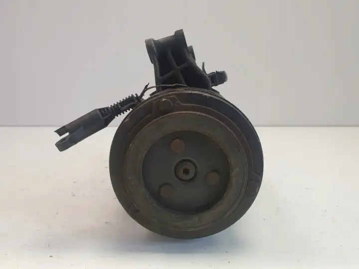 a7b72150f5644866789bd6c364623916