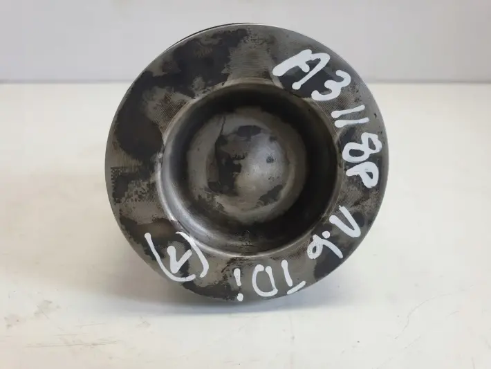 Audi A3 II 8P 1.6 TDI TŁOK KORBOWÓD