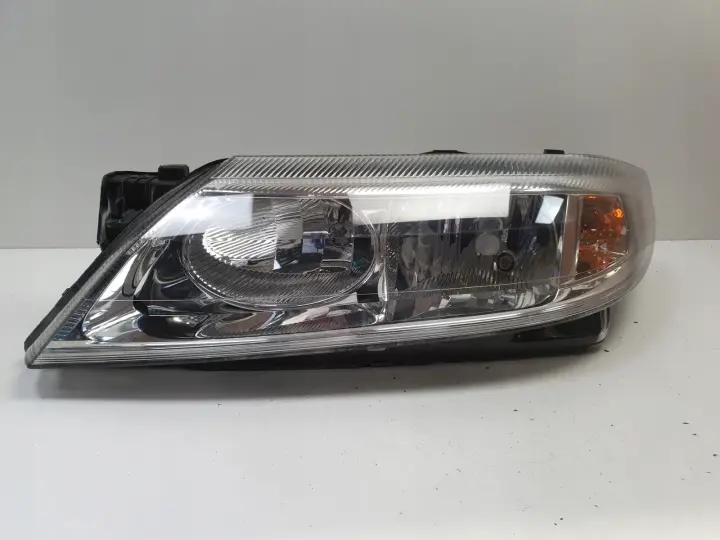 Renault Laguna II 01-05r PRZEDNIA LAMPA LEWA lewy przód 8200002845 89004687