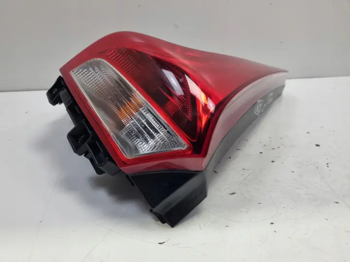 Volvo V40 II 12-16r TYLNIA TYLNA LAMPA LEWA lewy tył EUROPA 31395844