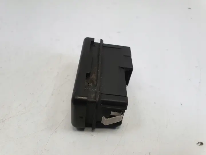 BMW E61 E65 E66 X5 PRZYCISK KLAPY BAGAŻNIKA przełącznik 8375580