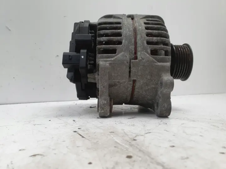 VW Golf IV 2.0 8V ALTERNATOR bosch 028903028D 90A