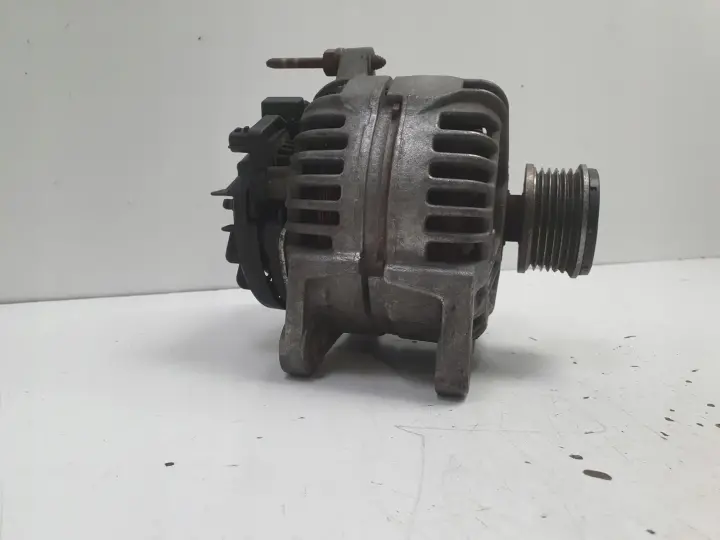 Renault Clio III 1.5 DCI ALTERNATOR bosch 0124425071