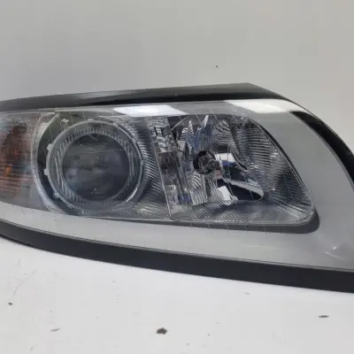 Volvo S40 II V50 LIFT PRZEDNIA LAMPA PRAWA prawy przód 0301237202 31265695