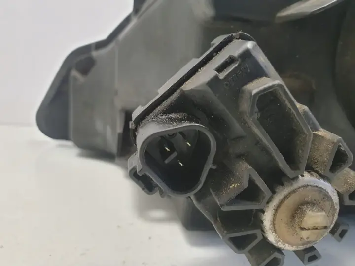 Suzuki Liana PRZEDNIA LAMPA PRAWA przód EUROPA