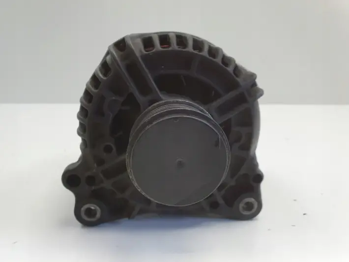 Seat Ibiza II III 1.9 TDI ALTERNATOR Bosch 028903028E 120A