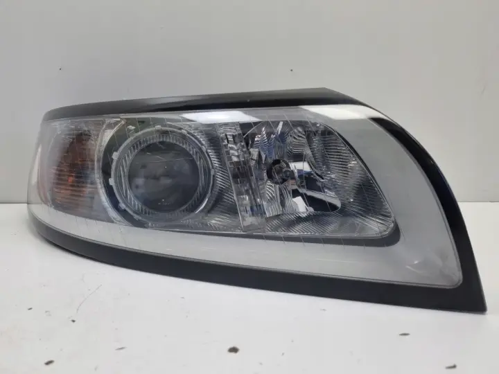 Volvo S40 II V50 LIFT PRZEDNIA LAMPA PRAWA prawy przód 0301237202 31265695