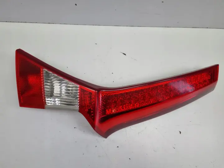 Volvo V70 III XC70 TYLNA LAMPA PRAWA prawy tył pasażera LED