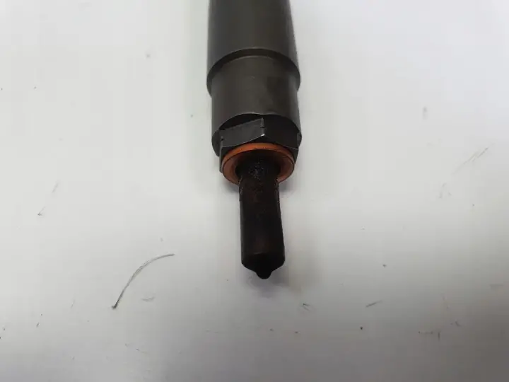 Volvo V70 III XC70 II lift 2.0D D4 WTRYSKIWACZ PALIWA Wtrysk 31405404