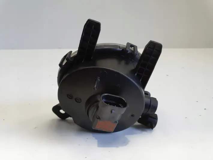 BMW F30 11-18r PRZEDNI HALOGEN PRAWY PRZÓD pasażera 7200100001