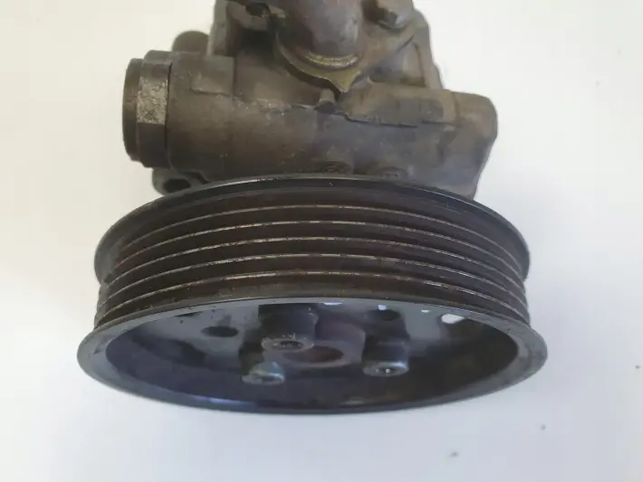 VW Transporter T5 2.0 8V POMPA WSPOMAGANIA