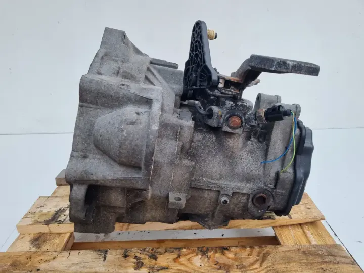 VW Passat B6 1.9 TDI SKRZYNIA BIEGÓW manualna JCS manual