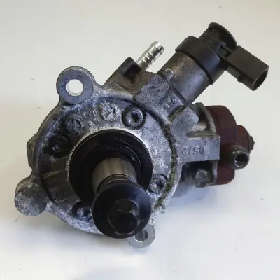 BMW E60 2.0 D POMPA WTRYSKOWA paliwa 0445010519