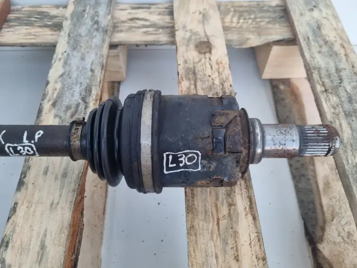 Toyota Hilux VII 3.0 D4D LEWA PRZEDNIA PÓŁOŚ półośka lewy przód 43430-0K050