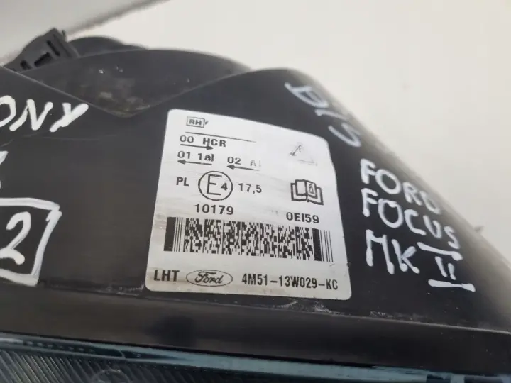 Ford Focus MK2 04-11r PRZEDNIA LAMPA PRAWA PRAWY PRZÓD 4M51-13W029-KC