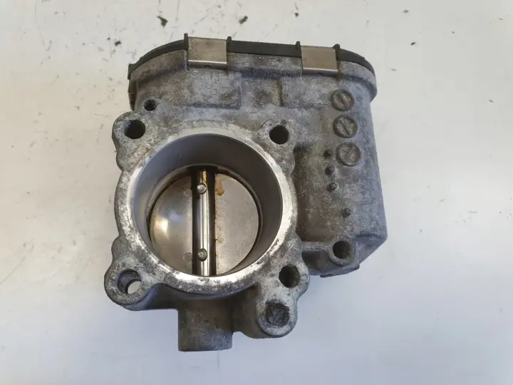 Ford Fiesta MK7 1.25 PRZEPUSTNICA 8A6G-9F991-AB