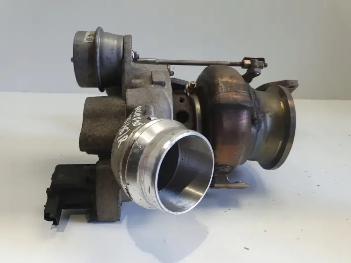 Volvo V40 II 2.0 T4 TURBOSPRĘŻARKA turbo 31441692