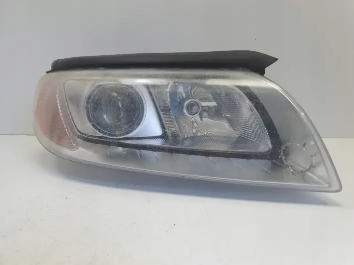 Volvo V70 III XC70 S80 II XENON PRZEDNIA LAMPA PRAWA prawy przód 31214348