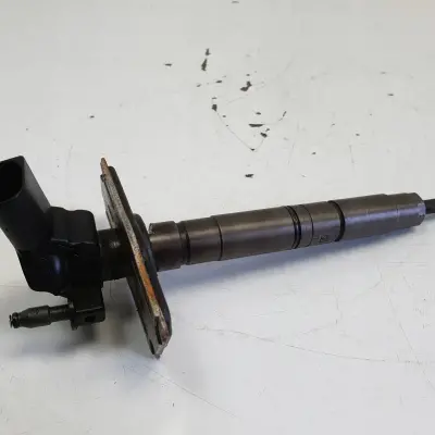 Audi A3 8P 2.0 TDI WTRYSKIWACZ wtrysk 0445116030 03L130277