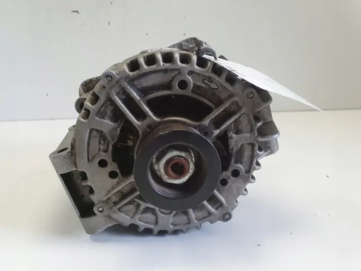 Volvo XC90 4.4 V8 ALTERNATOR BOSCH