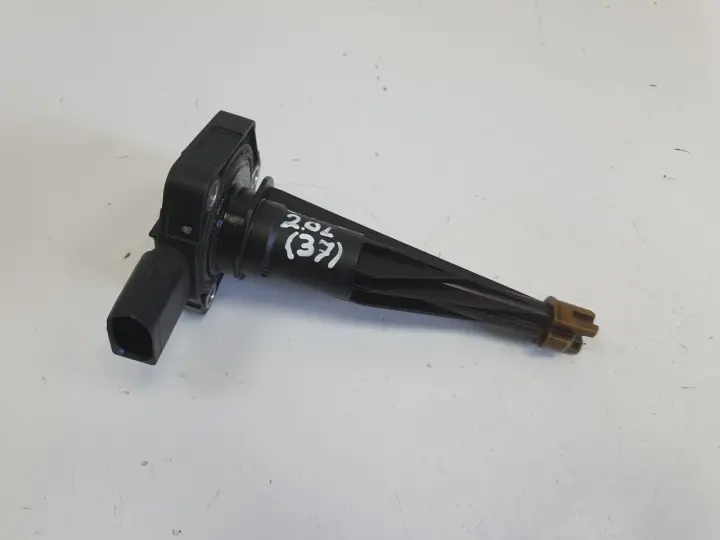 BMW F20 F30 2.0 D CZUJNIK POZIOMU OLEJU 8608781