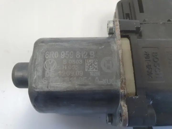 VW Polo V 6R 09-17r SILNICZEK SZYBY prawy tył 6R0959812B