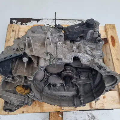 Volvo V70 III 2.4 D5 SKRZYNIA BIEGÓW 9G9R-7002-MA 31259509