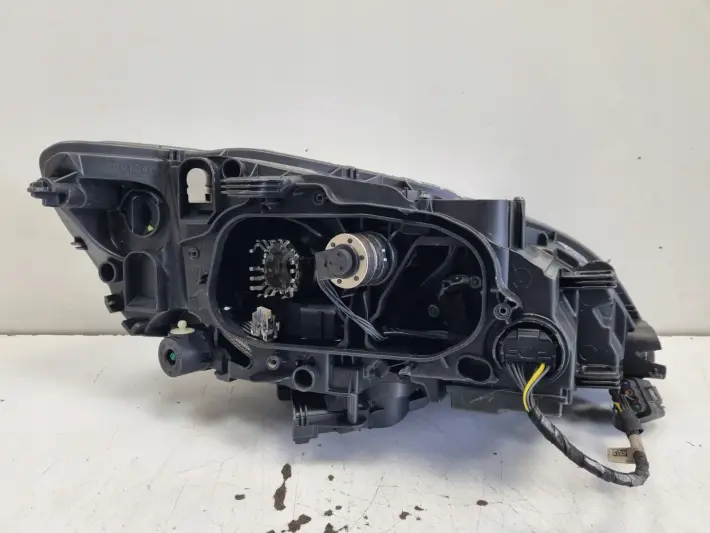 Volvo S60 II V60 LIFT PRZEDNIA LAMPA LEWA lewy przód XENON skrętna 31420261